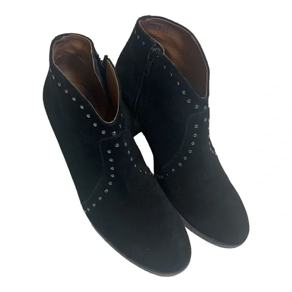 FRYE Women's Short Boots with Studded Detail Black Suede Short Booties Zipper - Picture 1 of 9